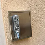 Sehr Schoene Wohnung,komplett Neu Eingerichtet Appartamento *