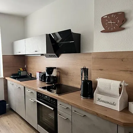 Sehr Schoene Wohnung,komplett Neu Eingerichtet *