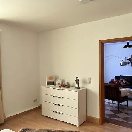 Sehr Schoene Wohnung,komplett Neu Eingerichtet