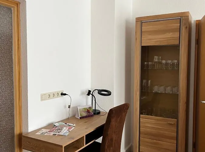 Sehr Schoene Wohnung,komplett Neu Eingerichtet Apartment *