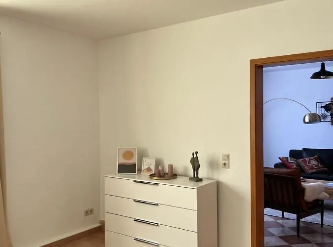 Sehr Schoene Wohnung,komplett Neu Eingerichtet