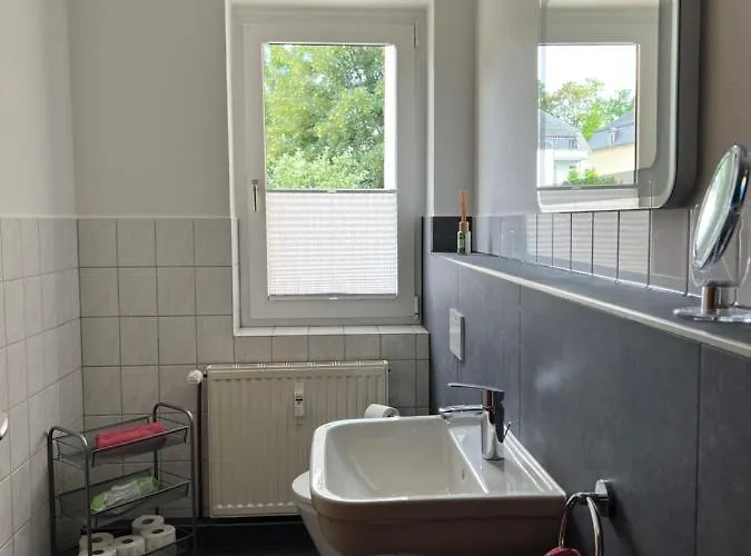 Apartment Sehr Schoene Wohnung,komplett Neu Eingerichtet *